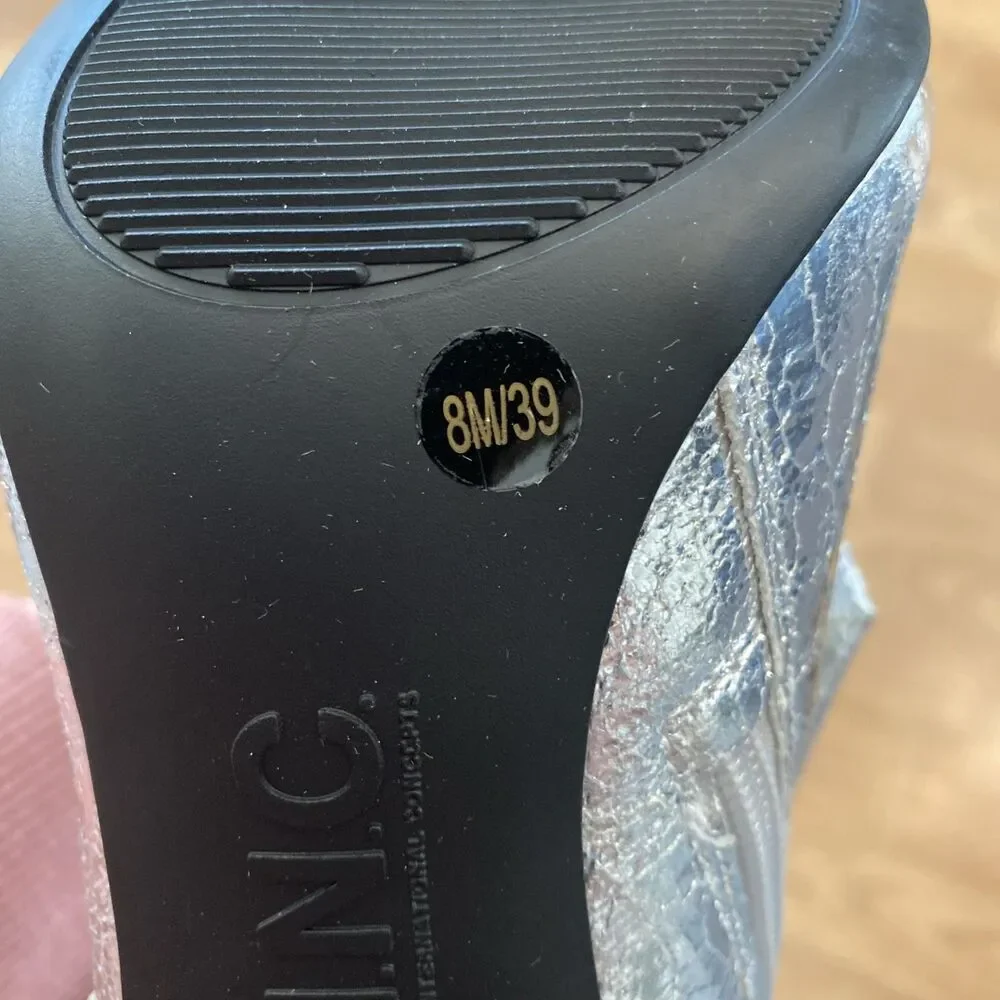 I.N.C. Womens Sabeel Cuff Booties Silver Crinkle Size 8M NIB - Picture 9 of 10